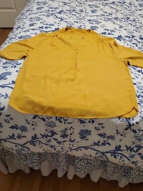 CURATED BY RUA'H KIBRIYA: Golden Yellow Short-Sleeved Mandarin-Collared Top